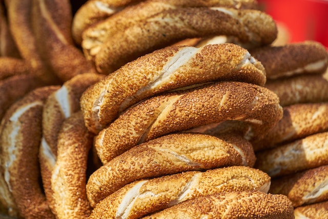 Looking to Invest in a Bagel Shop? Here’s Why They’re a Great Opportunity!